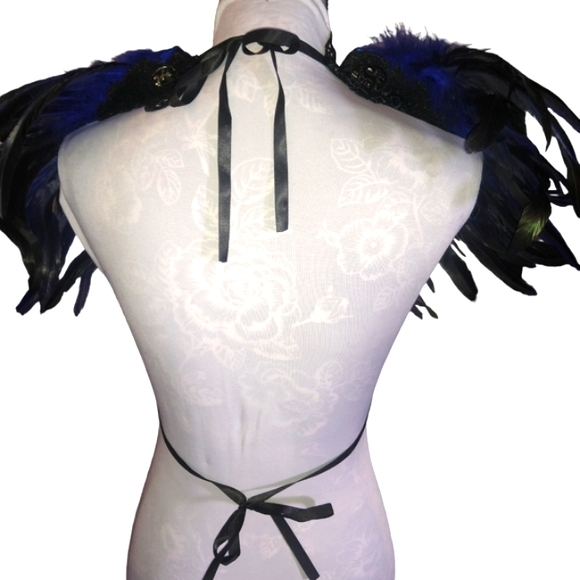 Feather Crochet Adjustable Top - Picture 2 of 5